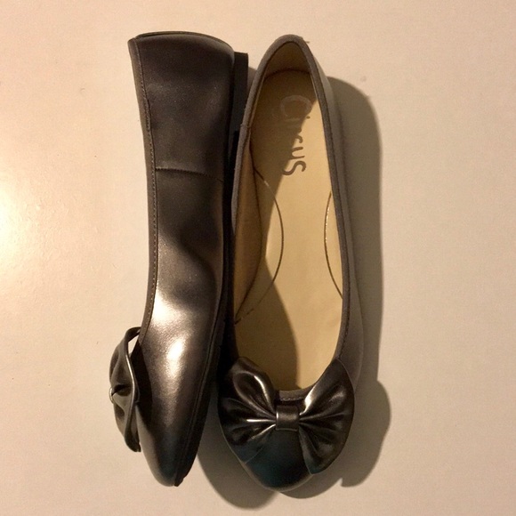 Circus by Sam Edelman Silver Bow Flats - Picture 6 of 9